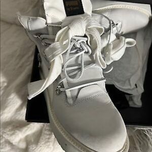 Fenty PUMA BY RIHANNA RARE Size8